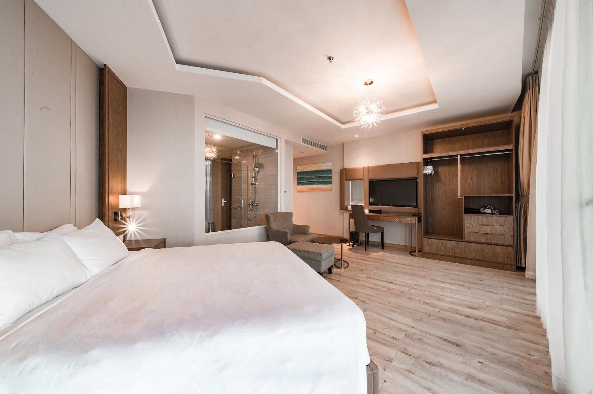Coastal Panorama Oceanfront Suites Nha Trang Zewnętrze zdjęcie