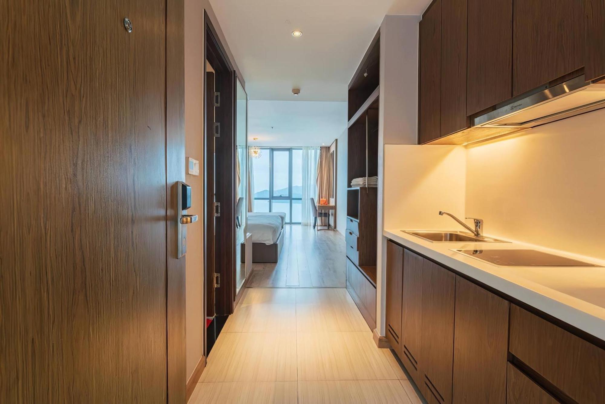 Coastal Panorama Oceanfront Suites Nha Trang Zewnętrze zdjęcie