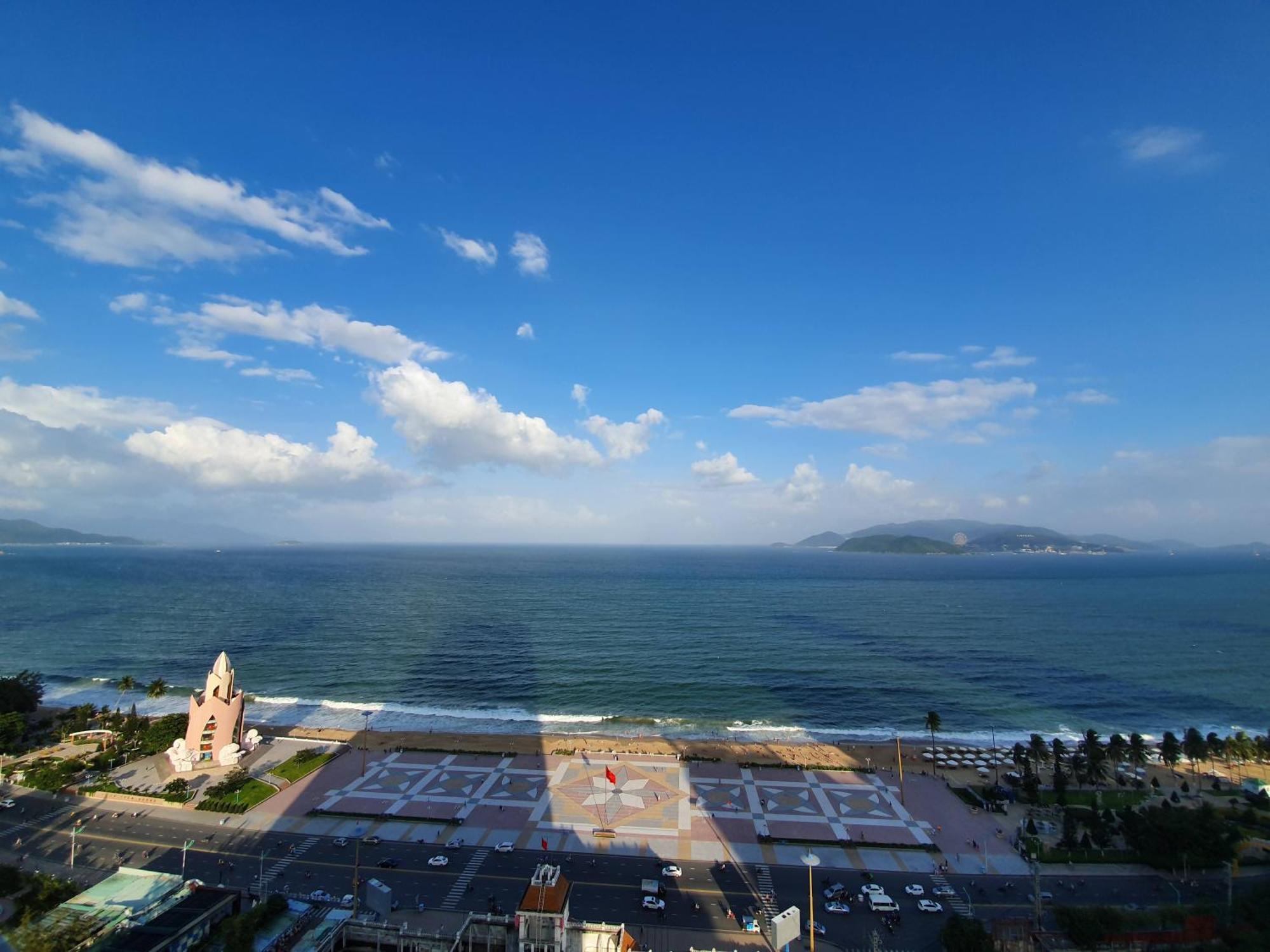 Coastal Panorama Oceanfront Suites Nha Trang Zewnętrze zdjęcie