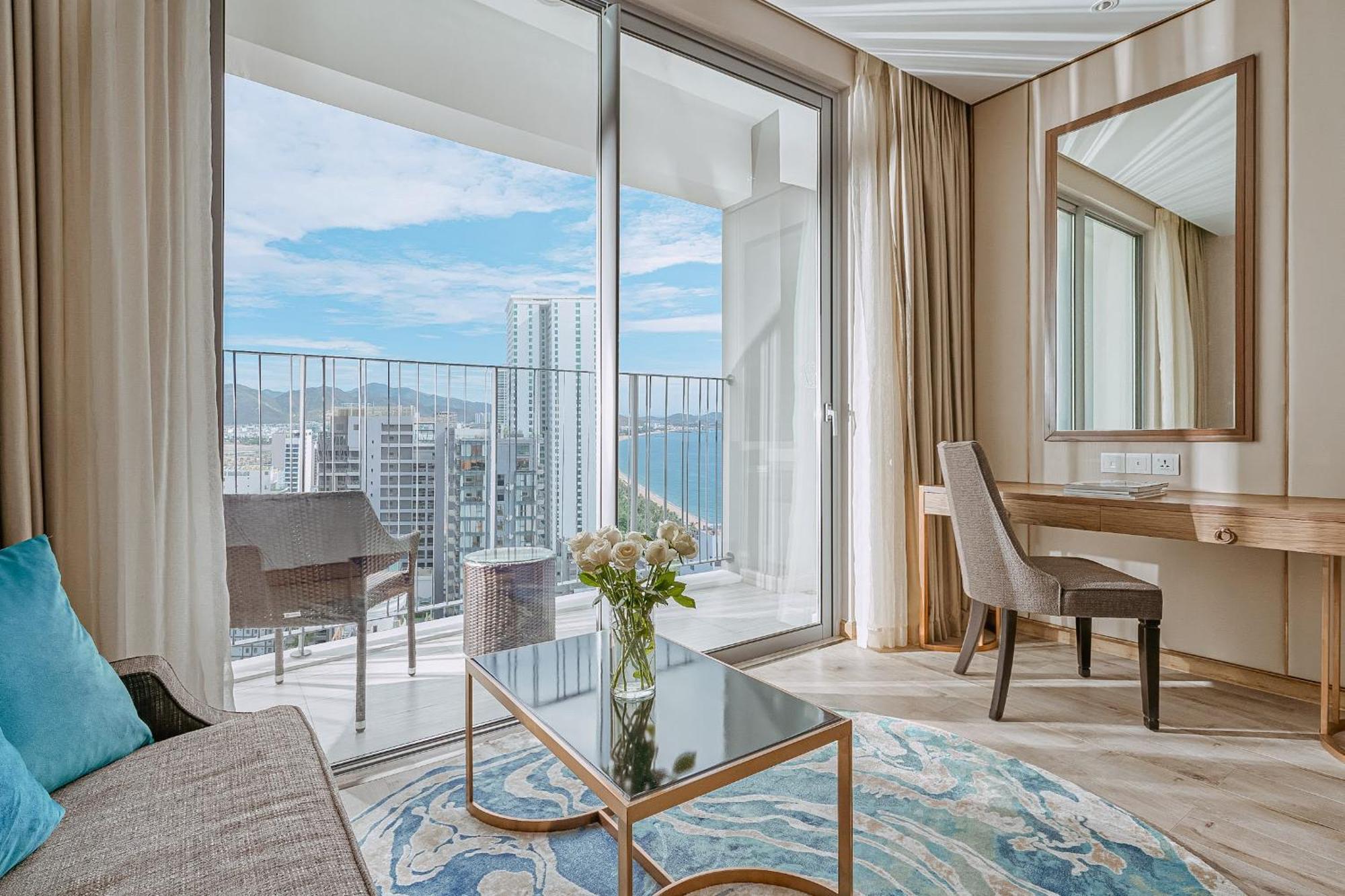 Coastal Panorama Oceanfront Suites Nha Trang Zewnętrze zdjęcie